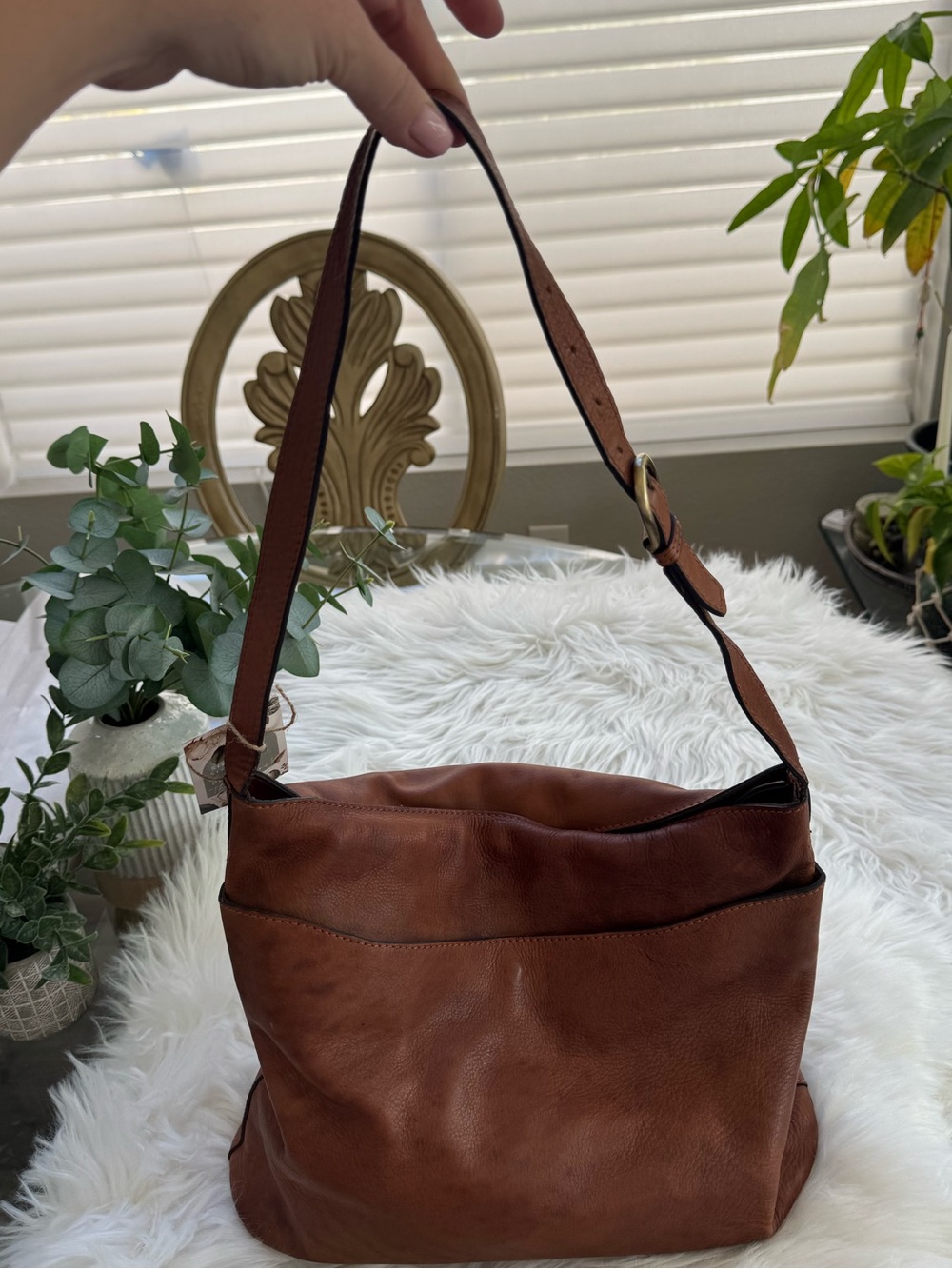Leather Shoulder Bag in Brown